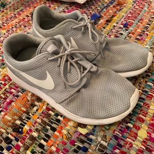 Nike Roshes-MAKE AN OFFER (:
